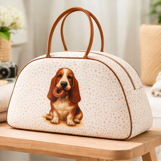 Bolso de fin de semana estampado con perro en uso
